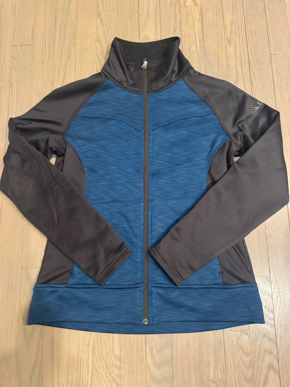 SYNC Performance women’s performance midlayer (zip-up/softshell style)